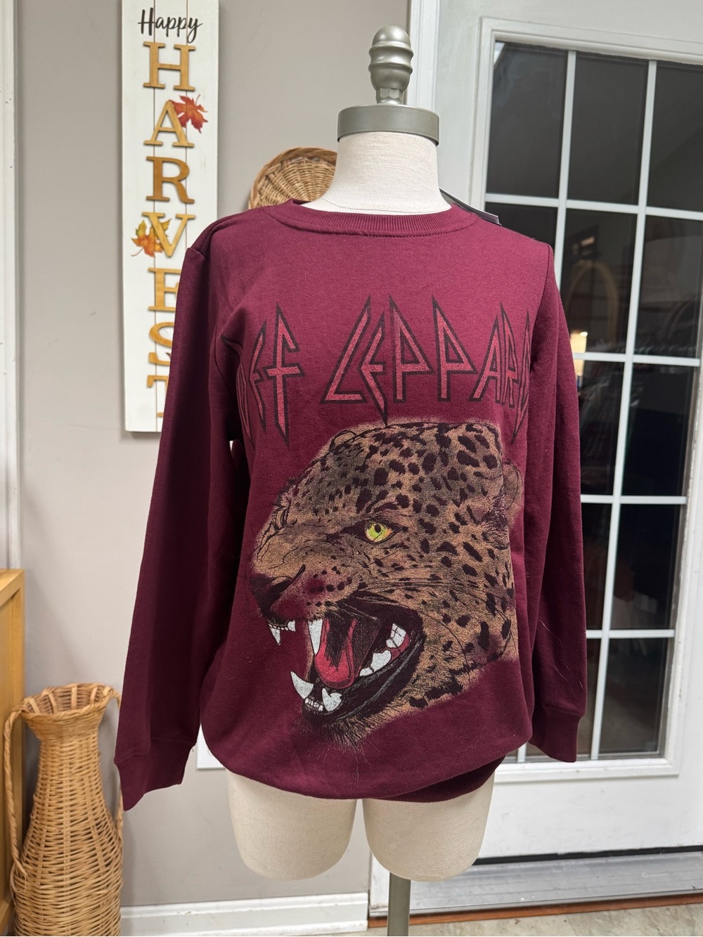 NWT Def Leppard Pyromania Graphic Sweatshirt Burgundy Leopard Rock Band Sz XS